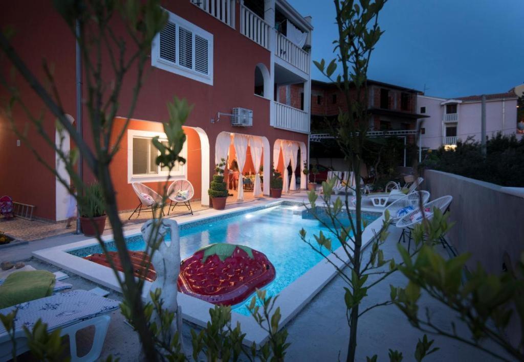 Villa J&J Apartments Residence With Swimming Pool Podstrana Exterior photo